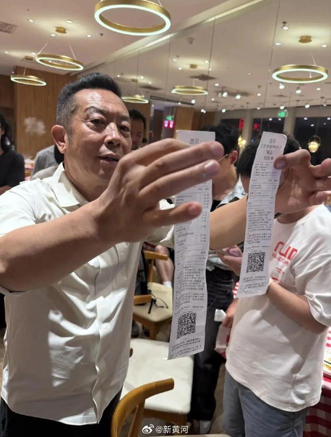 一小时却说“恶心”明天起全国所有门店上线“罗永浩菜单”开元棋牌试玩西贝创始人：罗永浩方结账时攒了会员积分走后(图2)