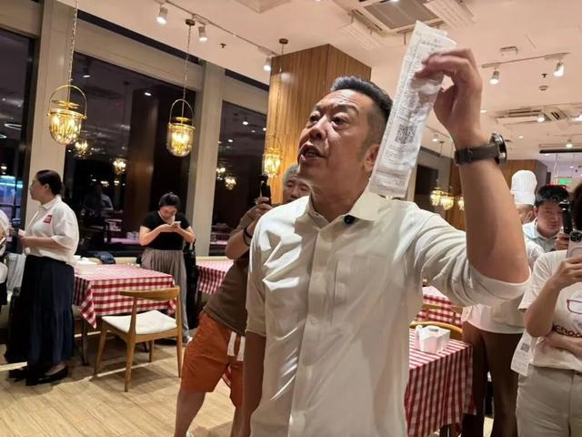 一小时却说“恶心”明天起全国所有门店上线“罗永浩菜单”开元棋牌试玩西贝创始人：罗永浩方结账时攒了会员积分走后(图5)